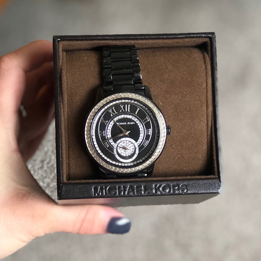 Michael Kors Watch - Picture 2 of 7